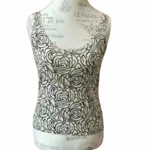 Donna Karan New York Wool Print Sweater Tank
Size Large Excellent Condition!